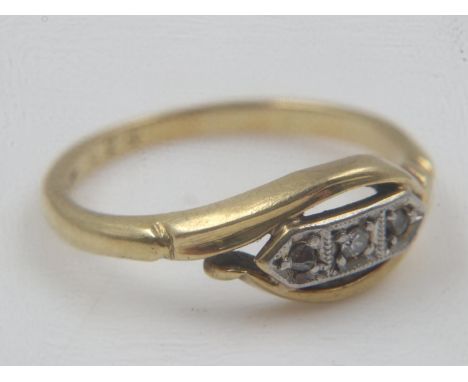 18ct gold platinum mounted diamond trilogy ring, size K, 2.4g. UK P&amp;P Group 0 (£6+VAT for the first lot and £1+VAT for su