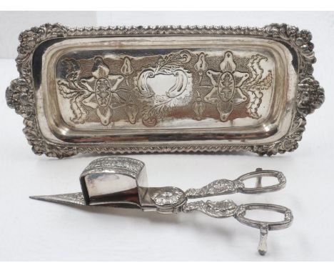 Plated early Victorian candle snuffer and tray. UK P&amp;P Group 1 (£16+VAT for the first lot and £2+VAT for subsequent lots)