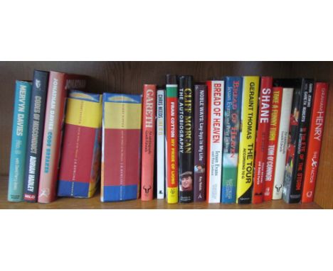 Parry- Jones (David) Mervyn Davies No.8 signed by Mervyn Davies togethger with other sporting books, J K Rowling books etc