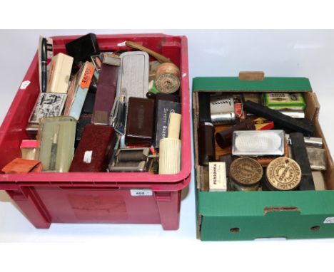 Large collection of vintage safety razors, etc. (2 boxes)