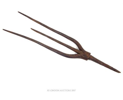 A cast metal Chinese style trident form spear top; 34cm long.