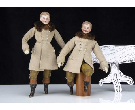 19th century German bisque dolls’ house shoulder-head twin gentleman, both with blue painted eyes, brown painted and moulded 