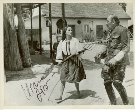 ACTRESSES: Selection of signed 8 x 10 photographs and slightly smaller (one), some vintage, by various actresses, comprising 