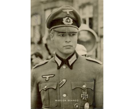BRANDO MARLON: (1924-2004) American Actor, Academy Award winner. Vintage signed postcard photograph of Brando, the image depi