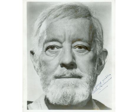 GUINNESS ALEC: (1914-2000) English Actor, Academy Award winner. Signed 8 x 10 photograph by Guinness, the image depicting the