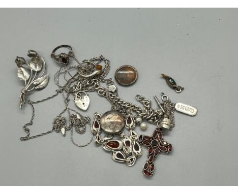 Selection of silver jewellery A/F 