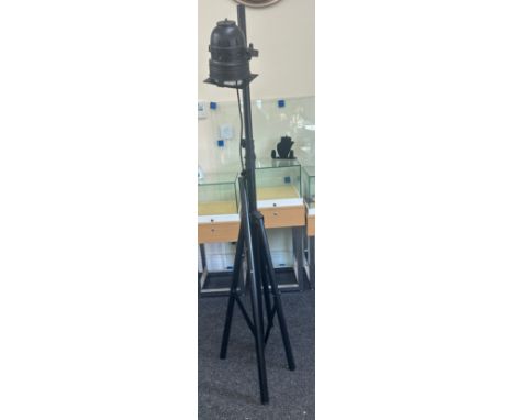 Metal adjustable frame spot light / photography, untested 