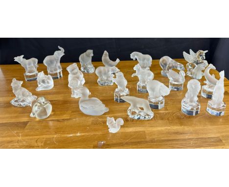 Selection of frosted glass animal figures to include Goebel and Natchmann tallest figure measures approx 5.5 inches 