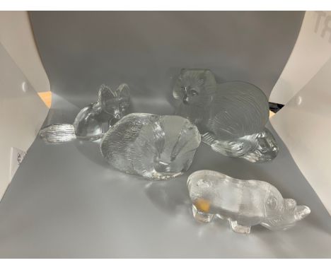 Selection of 4 vintage flat back glass paper weights includes Badger, fox, Rhino etc includes Swedish glass 
