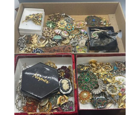 Large selection of vintage and later costume jewellery 