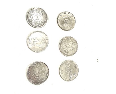 Selection of assorted coins includes silver 