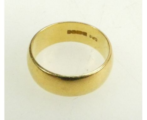 22ct gold wedding band ring ring size R weight 8.9g