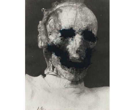 Arnulf RainerTotengesicht1979Bleistift, Öl auf Fotografie; gerahmt60 x 46 cmMonogrammiert links unten: A. R.Dorotheum, Wien;ö
