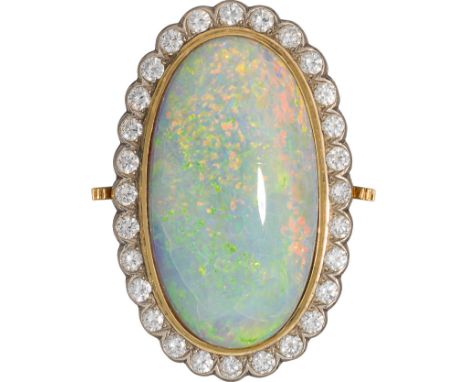 Opalbrosche2. Hälfte 20. Jh.Platin, 18kt Gold, 1 weißer Opal mit ca. 42,00 ct, Diamanten im Brillantschliff mit insgesamt ca.