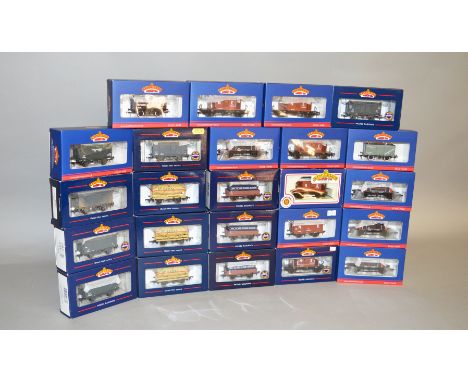 OO gauge, Bachmann, 25 x rolling stock, comprised of: four SR Pill Box Brake Vans; four 20T Brake Vans; three 3 Plank Wagons;