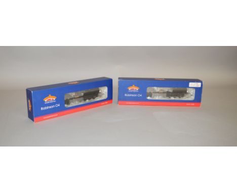 OO gauge, Bachmann, two 2-8-0 LNER black Robinson 04 locomotives: 31-005 '3547'; 31-003 '6190'. Both boxed and E. (2)