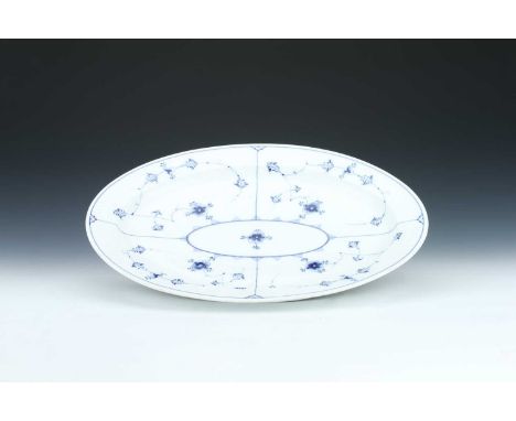 Royal Copenhagen Old Luxemburg Royal Copenhagen Old LuxemburgA large Royal Copenhagen Old Luxemburg pattern oval charger, or 