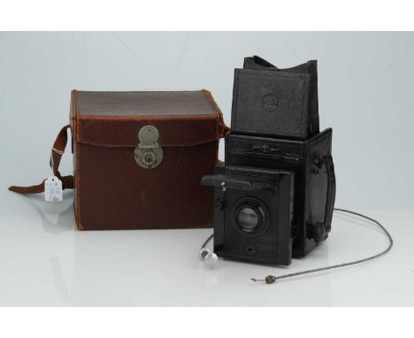 A Thornton Pickard Junior Special Ruby Reflex Camera, A Thornton Pickard Junior Special Ruby Reflex Camera,black, body G, shu