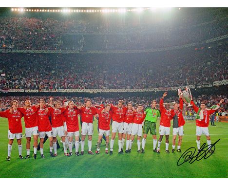 Autographed 1999 RYAN GIGGS 16 x 12 Photo ; Col, depicting a superb image showing Manchester United players shoulder to shoul