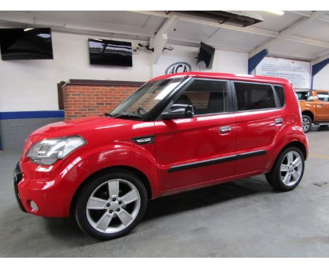 Make &amp; Model: Kia Soul Samba CRDIDate of Reg: AO09 JXKColour: Redcc: 1582MoT: 17-11-2022Fuel Type: DIESELMileage: 168kTra