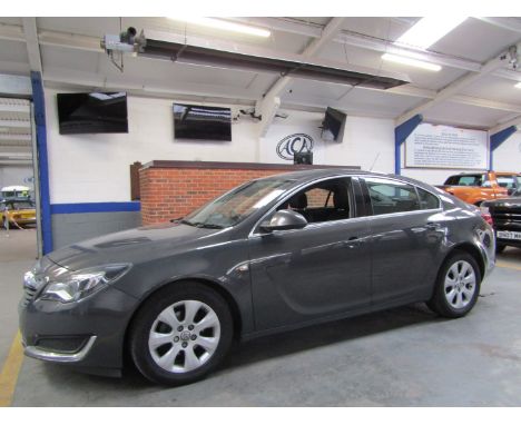 Make &amp; Model: Vauxhall Insignia SE CDTIDate of Reg: YFZ 8229Colour: Greycc: 1956MoT: 18-04-2023Fuel Type: DIESELMileage: 