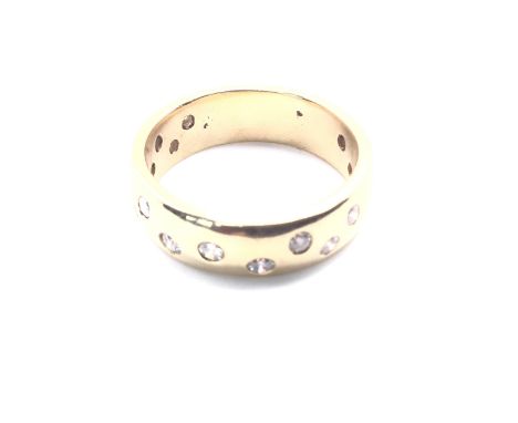 A 9Ct Gold Dimond Set Set Band Ring.6Mm. 8,9 Gm size T.