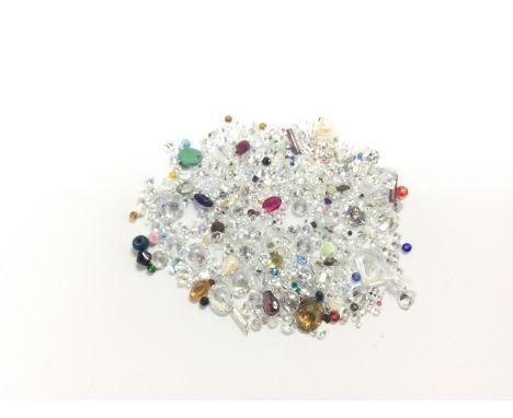 A parcel of mixed unmounted gemstones including ruby, topaz, emerald, garnet and Cubic Zirconia, approx 119.0ct.