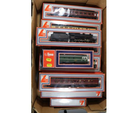 15 Lima OO Railway items. A BR Class 5MT Crab 2-6-0 tender locomotive, RN42700. Plus a BR Class 33 Bo-Bo diesel locomotive, R