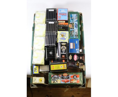 40x 1990s Matchbox Collectibles and Models of Yesteryear series. Including; Lamborghini Diablo, 1932 Ford Woody, 1937 GMC Arm