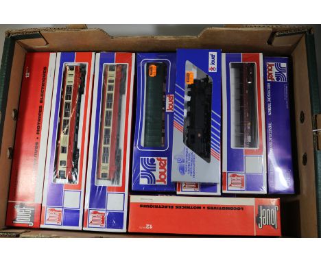 A quantity of Jouef 'HO' model railway. 2x SNCF locomotives - class 141R 2-8-2 tender loco RN 141 R 1264. Plus a class 141TA 
