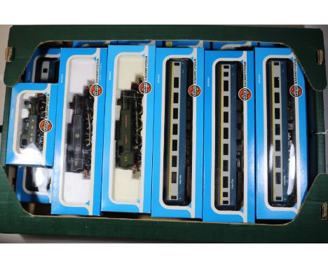 12 Airfix OO Model Railway. 3x locomotives - 2x Class 61XX 2-6-2 tank locomotive BR RN6167 and GWR 6110. Plus a GWR Class 140