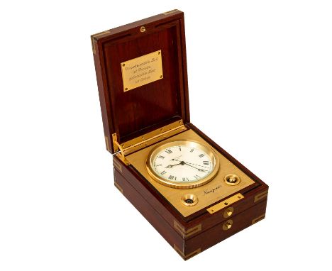 PATEK PHILIPPE Vintage Naviquartz III, Ref. 1215. Marinechronometer. Ca. 1970er Jahre. Holzgehäuse. Quarz-Werk, mit neuer Bat
