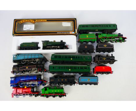 Hornby - Mainline - Tri-ang - A group of predominately unboxed playworn OO gauge locomotives. Lot includes Hornby Dublo 3-rai
