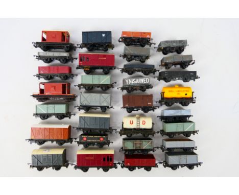 Tri-ang - Others - A rake of 30 unboxed and playworn items of TT gauge rolling stock predominately by Tri-ang. Lot includes T