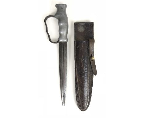 WW1 British Robbins Trench Fighting Dagger.  A rare original example made by Robbins of Dudley. Double edged 6 inch spear poi