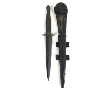 Fairburn-Sykes Fighting Knife by William Rodgers Sheffield  A good example of the 3rd pattern. The crossguard with cutlerâ€™s