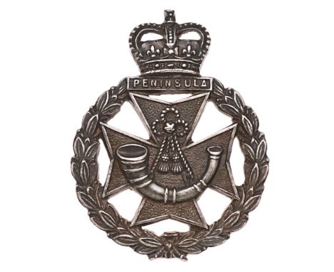 Green Jackets Brigade Officer's 1958 Birmingham HM silver cap badge by Gaunt. Fine scarce die-cast crowned PENINSULA tablet o