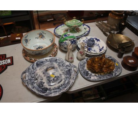A Victorian Copeland drainer with matching tureen stand and lid; a Japanese blue and white teapot; various other blue and whi