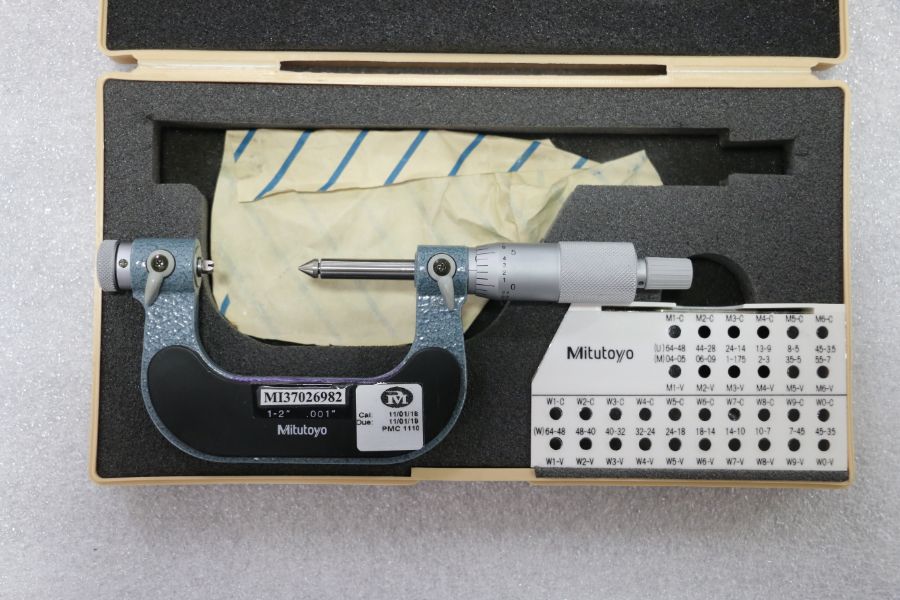 { Choice of lots 24, 25, 26 } Mitutoyo 1" 2" Pitch Micrometer