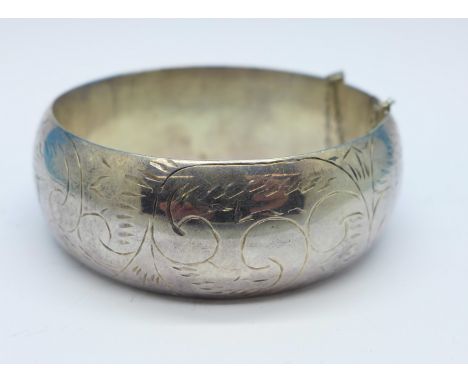 A 925 silver bangle