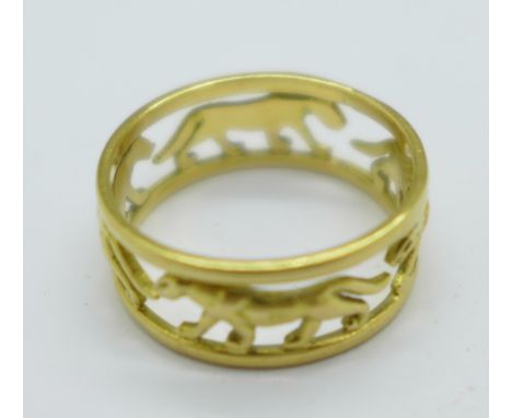 A yellow metal ring, 4.4g, P, continental control marks