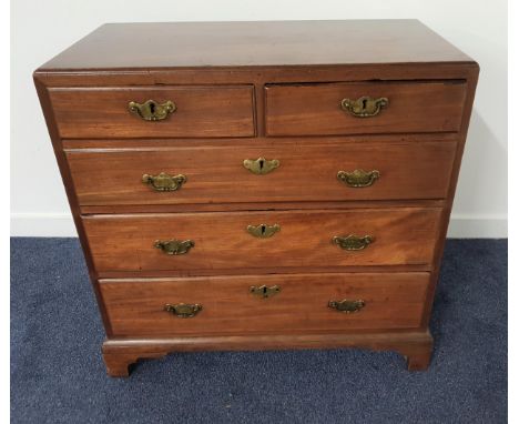 GEORGE III MAHOGANY CHEST OF DRAWERSwith a moulded top above two short and three long graduated drawers, standing on bracket 