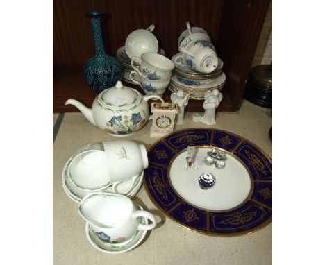 A Susie Cooper 'Blue Gentian' seven-piece tea set for two, a modern Minton cobalt blue and gilt decorated plate, 26.5cm diame