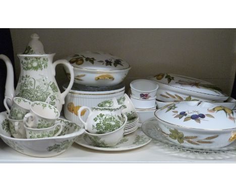 Masons tea /coffee ware in Fruit Basket pattern together with some Royal Worcester Evesham including oven to tableware