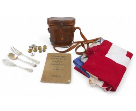 A collection of militaria items, comprising military sergeant garland Royal Warwickshire cap badge, buttons, small enamel por