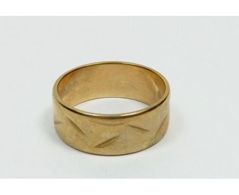 A vintage 9ct gold wedding band, size L, 3.8g 