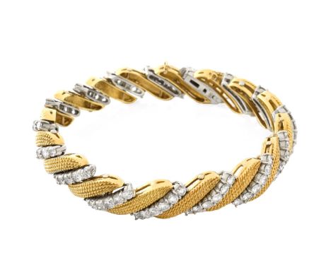 Vintage Approx. 10.0 Carat Round Brilliant Cut Diamond and 18 Karat Yellow Gold Bracelet. Diamonds E-F color, VVS-VS clarity.