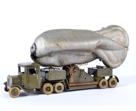 Britains Barrage Balloon Set consisting of 1641 Underslung Lorry with driver figure and winch, with balloon and leaflet (G-F,