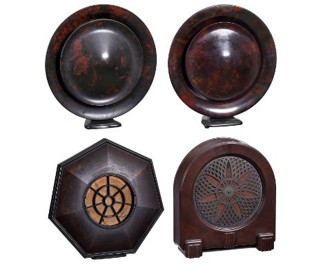 4 Bakelit-Lautsprecher von Philips, um 19311) Modell 2007 "Bratpfanne", Ø 45 cm, marmoriert. - 2) Modell 2032, Gitter aus Met