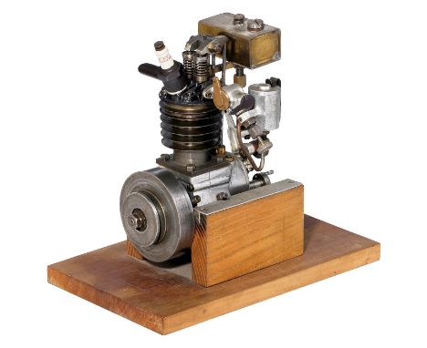 Luftgekühlter BootsmotorEngland, 10ccm-4-Takt-Motor, für Methanol oder Benzin, Messingtank, Glühkerze Champion P-5, Aluminium